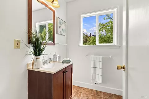 Bath - 3 Emlin Pl, Kentfield, CA 94904 photo 3 of 3