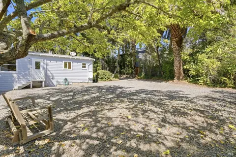 Exterior - 3 Emlin Pl, Kentfield, CA 94904 photo 8 of 11