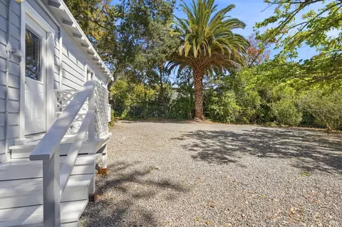 Exterior - 3 Emlin Pl, Kentfield, CA 94904 photo 7 of 11