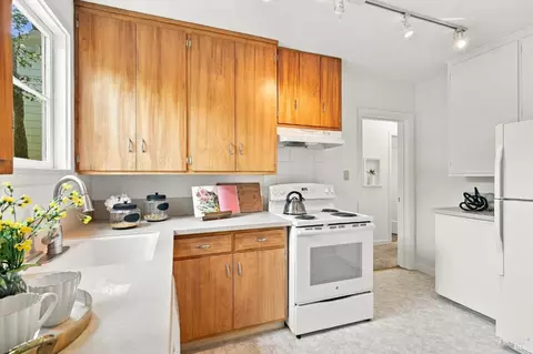 Kitchen - 3 Emlin Pl, Kentfield, CA 94904 photo 1 of 2