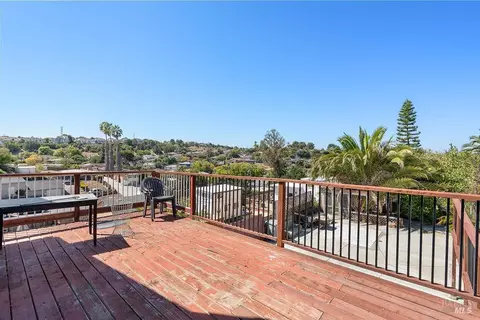 Exterior - 473 Gilcrest Ave, Vallejo, CA 94591 photo 1 of 10