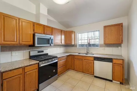 Kitchen - 473 Gilcrest Ave, Vallejo, CA 94591 photo 1 of 4