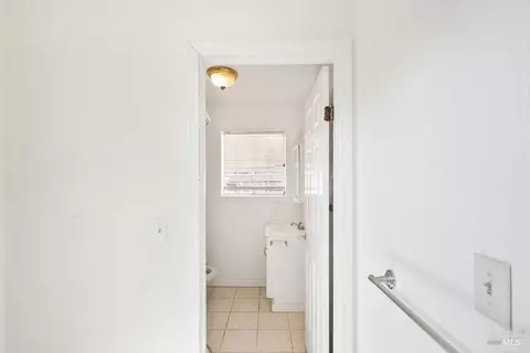 Bath - 473 Gilcrest Ave, Vallejo, CA 94591 photo 4 of 5
