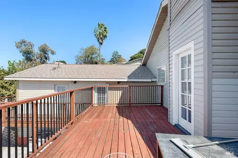 Exterior - 473 Gilcrest Ave, Vallejo, CA 94591 photo 3 of 10