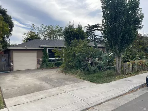 11 Bryan Ave, Napa, CA 94558