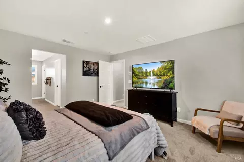 Bedroom - 2035 Quiet Acres Ln, Dixon, CA 95620 photo 6 of 7