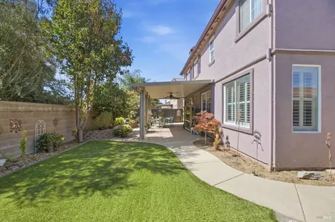 Exterior - 280 Rennert Way, Dixon, CA 95620 photo 6 of 11