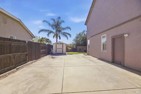Exterior - 280 Rennert Way, Dixon, CA 95620 photo 10 of 11