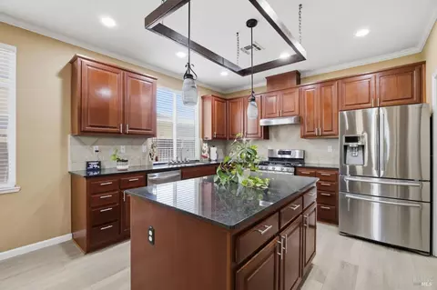 Kitchen - 280 Rennert Way, Dixon, CA 95620 photo 4 of 4