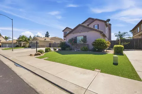 Exterior - 280 Rennert Way, Dixon, CA 95620 photo 5 of 11