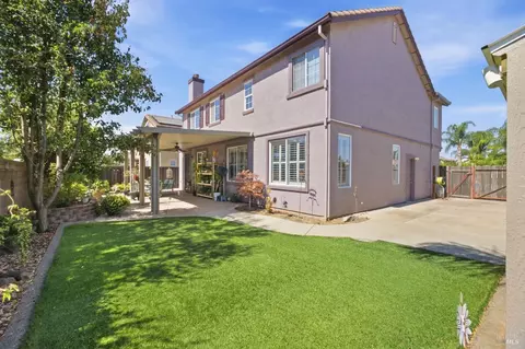 Exterior - 280 Rennert Way, Dixon, CA 95620 photo 7 of 11