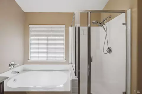 Bath - 280 Rennert Way, Dixon, CA 95620 photo 3 of 5