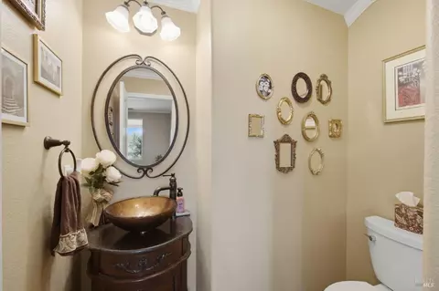 Bath - 280 Rennert Way, Dixon, CA 95620 photo 1 of 5