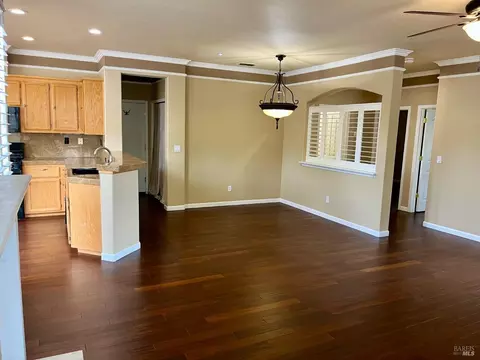 Living - 725 Big Sur Ct, Fairfield, CA 94533 photo 4 of 4