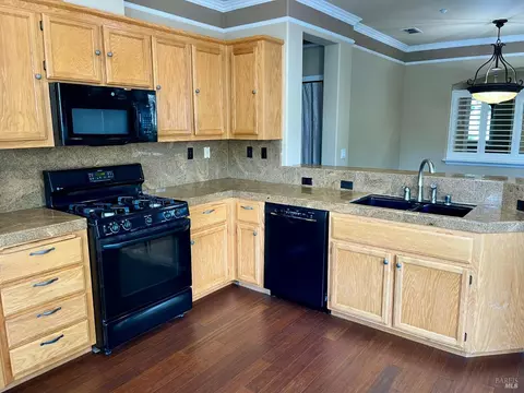 Kitchen - 725 Big Sur Ct, Fairfield, CA 94533 photo 4 of 5