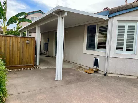 Exterior - 725 Big Sur Ct, Fairfield, CA 94533 photo 6 of 8