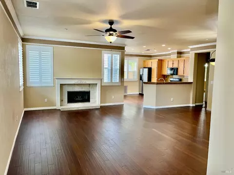Living - 725 Big Sur Ct, Fairfield, CA 94533 photo 1 of 4