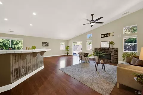 Living - 1460 Austin Dr, Dixon, CA 95620 photo 4 of 8