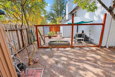 Exterior - 467 Harper Ct, Windsor, CA 95492 photo 5 of 11