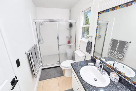 Bath - 467 Harper Ct, Windsor, CA 95492 photo 4 of 4