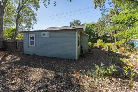 Exterior - 160 Cherry St, Ukiah, CA 95482 photo 7 of 9