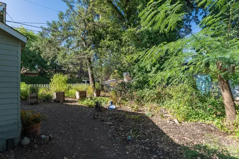 Exterior - 160 Cherry St, Ukiah, CA 95482 photo 6 of 9