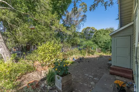 Exterior - 160 Cherry St, Ukiah, CA 95482 photo 8 of 9