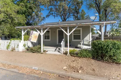 Exterior - 160 Cherry St, Ukiah, CA 95482 photo 3 of 9