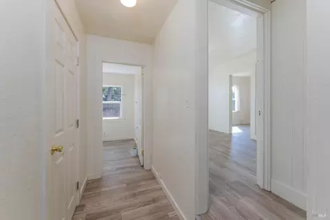 Entry Way - 160 Cherry St, Ukiah, CA 95482 photo 1 of 1