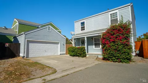 989 Kingwood St, Santa Rosa, CA 95401