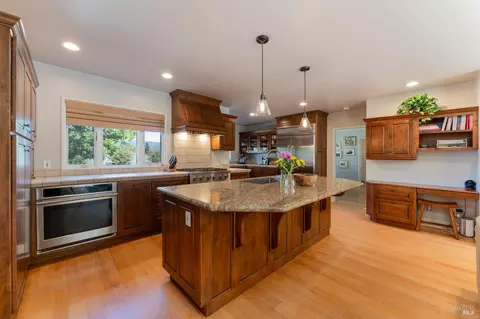 Kitchen - 25 Highland Ct, Ukiah, CA 95482 photo 3 of 5