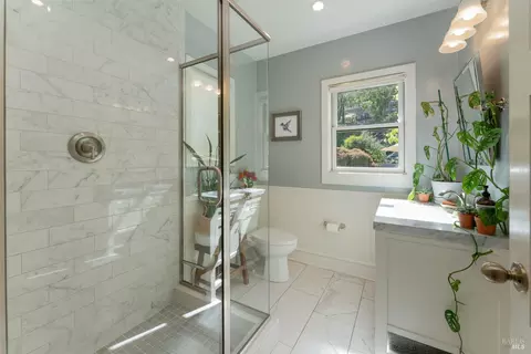 Bath - 25 Highland Ct, Ukiah, CA 95482 photo 1 of 4