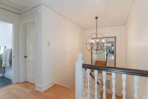 Entry Way - 25 Highland Ct, Ukiah, CA 95482 photo 4 of 5