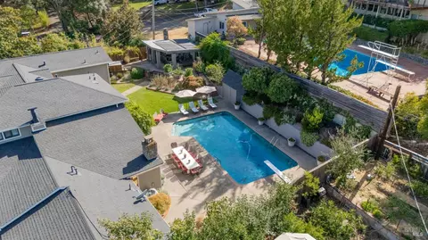 Exterior - 25 Highland Ct, Ukiah, CA 95482 photo 14 of 17