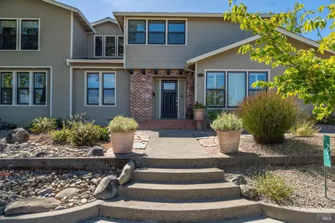 Exterior - 25 Highland Ct, Ukiah, CA 95482 photo 15 of 17