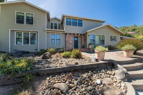 Exterior - 25 Highland Ct, Ukiah, CA 95482 photo 3 of 17