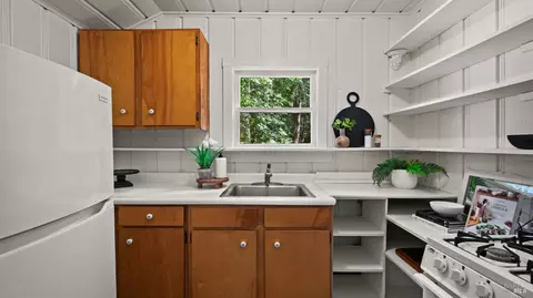 Kitchen - 469 Corona Ave, Lagunitas, CA 94938 photo 3 of 3