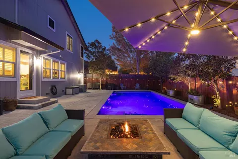 Exterior - 1141 Pedroncelli Dr, Windsor, CA 95492 photo 4 of 13