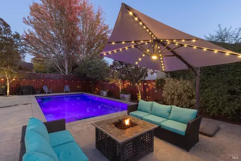 Exterior - 1141 Pedroncelli Dr, Windsor, CA 95492 photo 5 of 13