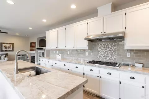 Kitchen - 1141 Pedroncelli Dr, Windsor, CA 95492 photo 6 of 7
