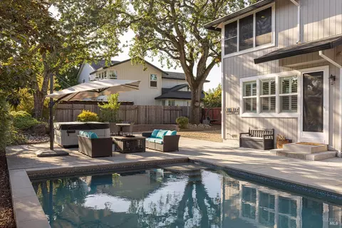 Exterior - 1141 Pedroncelli Dr, Windsor, CA 95492 photo 11 of 13