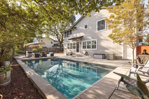 Exterior - 1141 Pedroncelli Dr, Windsor, CA 95492 photo 10 of 13