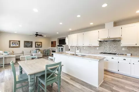 Kitchen - 1141 Pedroncelli Dr, Windsor, CA 95492 photo 5 of 7