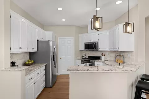 Kitchen - 7127 17th Hole Dr, Windsor, CA 95492 photo 1 of 6