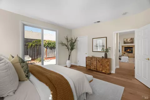 Bedroom - 7127 17th Hole Dr, Windsor, CA 95492 photo 3 of 4