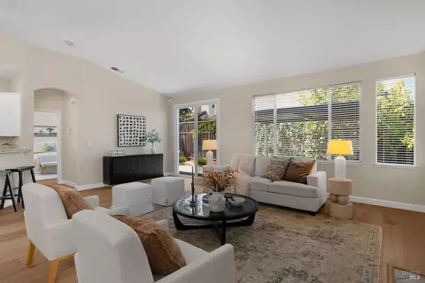 Living - 7127 17th Hole Dr, Windsor, CA 95492 photo 3 of 4