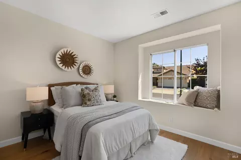Bedroom - 7127 17th Hole Dr, Windsor, CA 95492 photo 1 of 4
