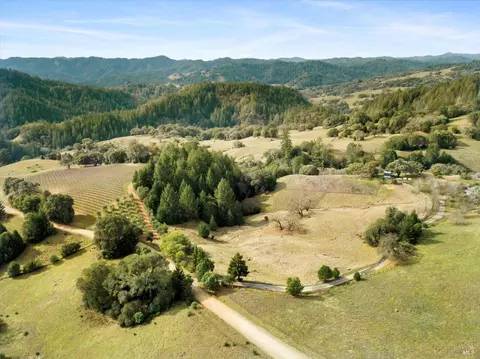 25400 Hulbert Rd, Yorkville, CA 95494