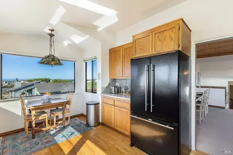 Kitchen - 20910 Heron Dr, Bodega Bay, CA 94923 photo 5 of 5