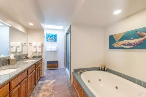 Bath - 20910 Heron Dr, Bodega Bay, CA 94923 photo 1 of 4